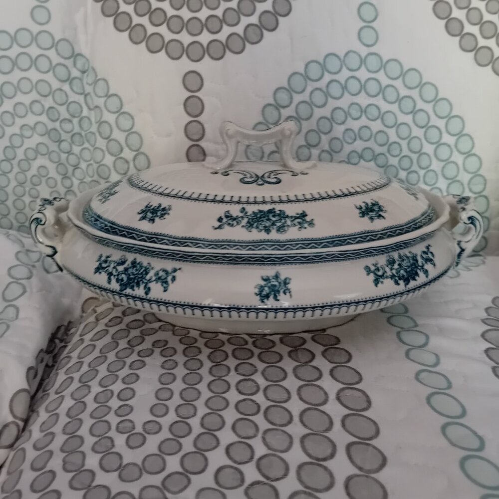 Keeling & Co Ltd Losol Ware China Shrewsbury Oval Tureen